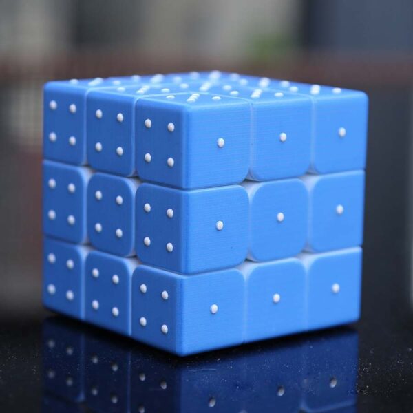 Cubo Mágico Braille: Diversão Inclusiva e Estimulante para Deficientes Visuais